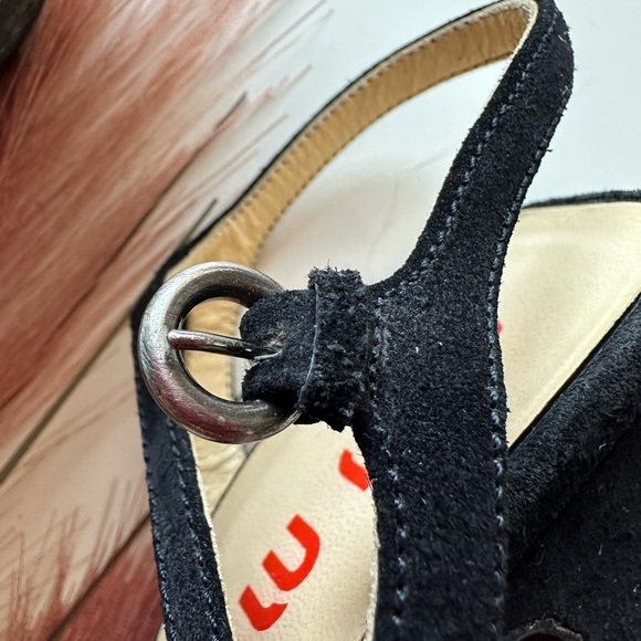 Vintage 90’s Miu Miu heels. Color: Black - Picture 13 of 14